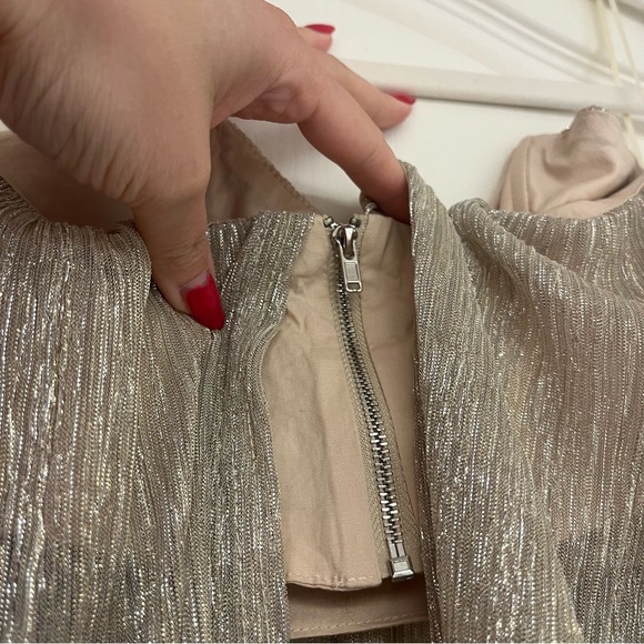 WORN ONCE 4SI3NNA Off the Shoulder Metallic Women's Top, Cropped, Size S - Picture 9 of 9